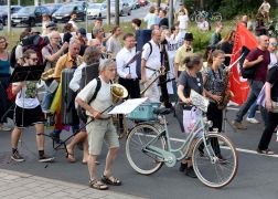 Wegen Gegenprotest Kein Auftritt Von Hoecke In Jena 08